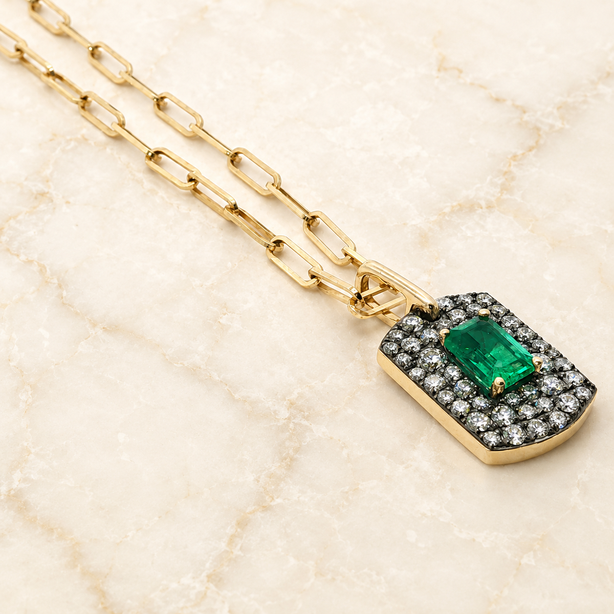 Lucent's Emerald Pendant in Yellow Gold