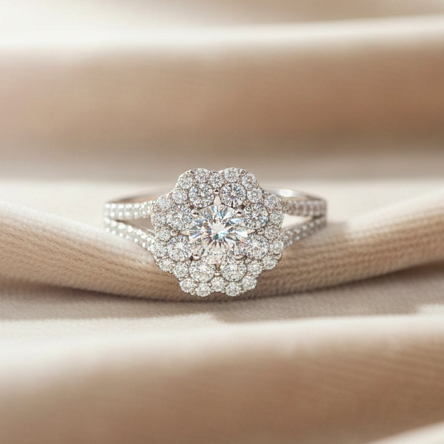 Round Brilliant Halo Cluster Ring