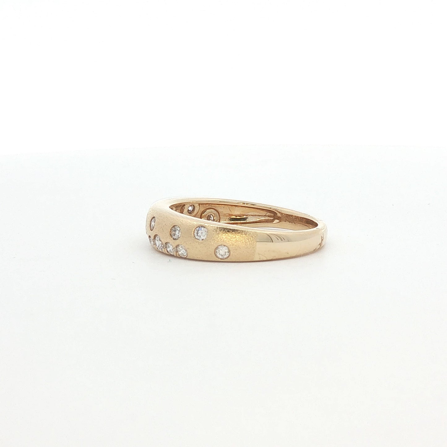 Lucent's Diamond Radiance Ring In Yellow Gold