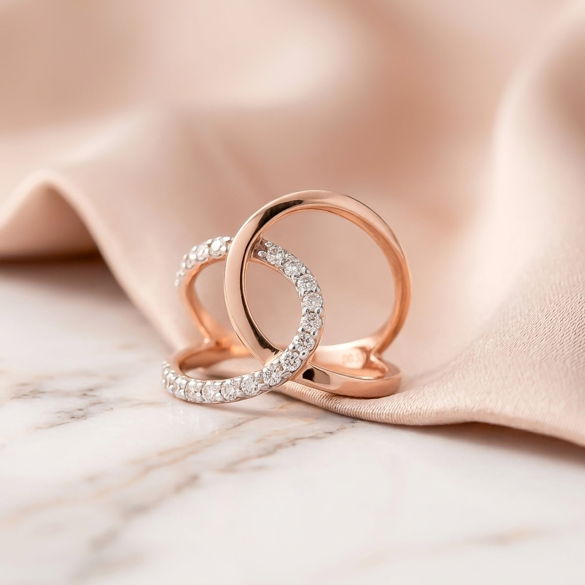 "DUET" Embracing Diamond Ring