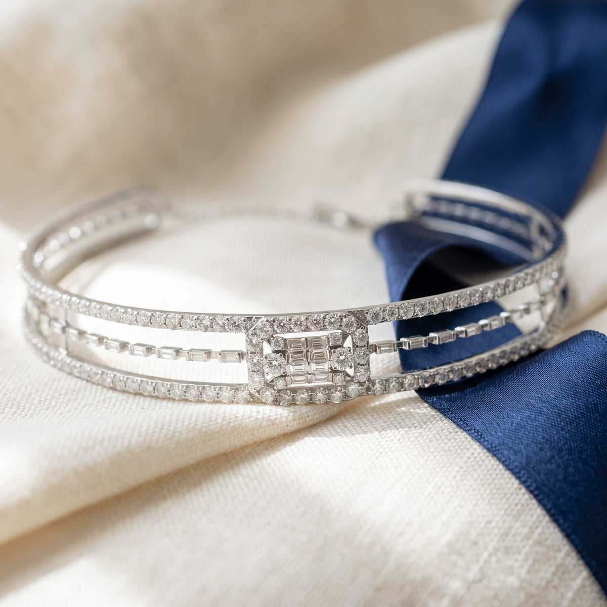18k White Gold Baguette & Round Diamond Choker