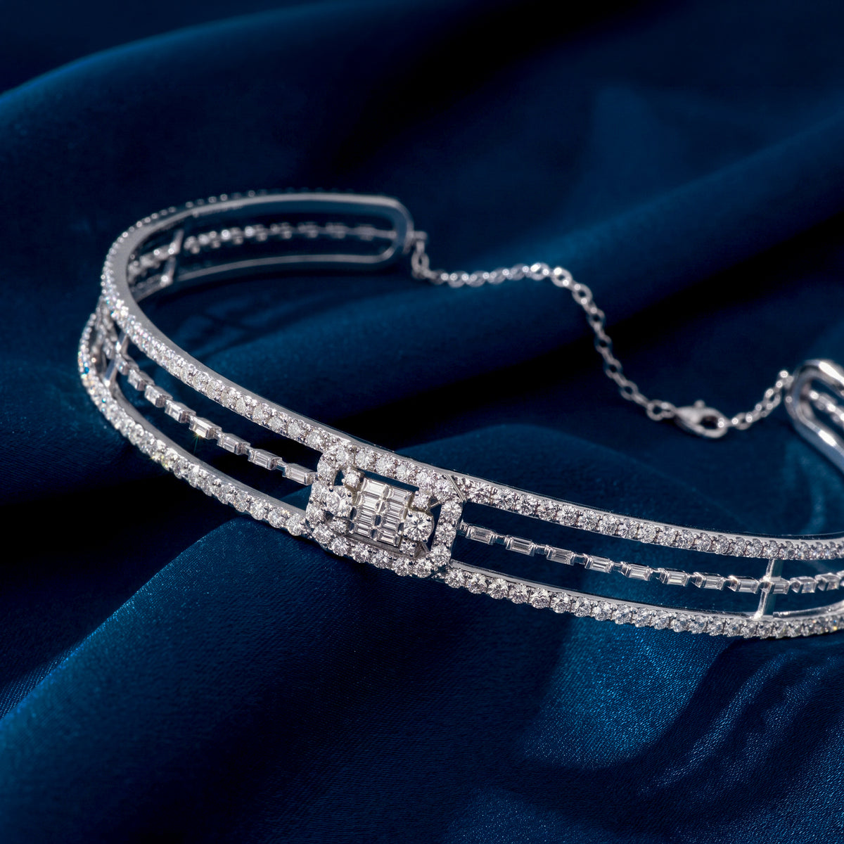 18k White Gold Baguette & Round Diamond Choker