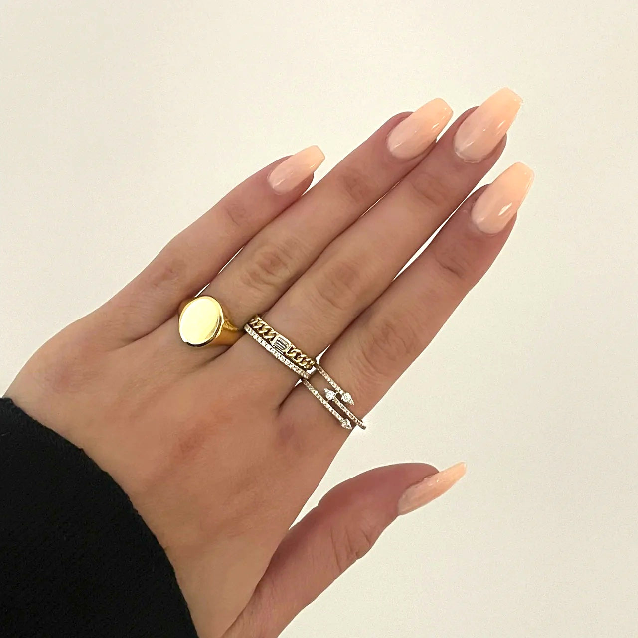 Shooting Arrows Embrace Ring